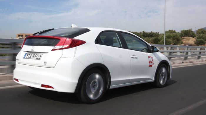 Η ανάρτηση του Honda Civic, προσφέρει άνεση, ενώ η λειτουργία της είναι ήσυχη.	